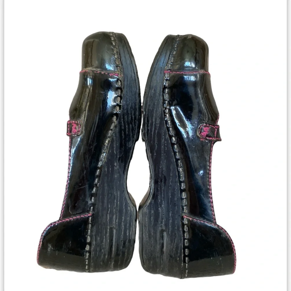 Dansko girls' black patent leather Mary Jane clogs size 33